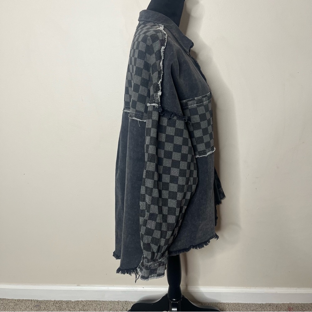 Oli & Hali Black Gray Mineral Washed Checkered Taw Edge Denim Shacket Sz M/L - Picture 3 of 9